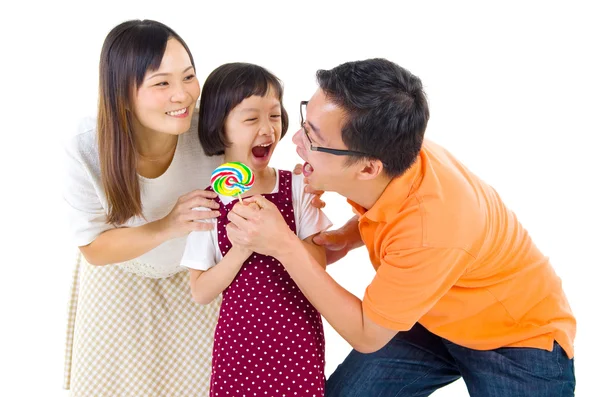 Happy Asian family — Stock Photo, Image