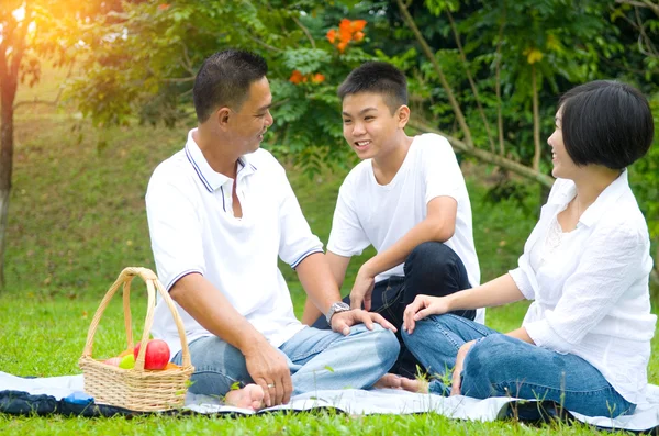 Família chinesa asiática — Fotografia de Stock