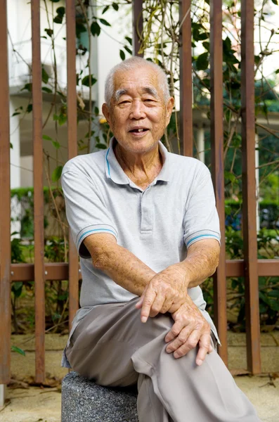 Asiatischer Senior — Stockfoto