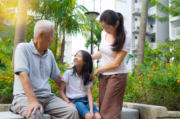 Asian three generation family — Stock Photo, Image