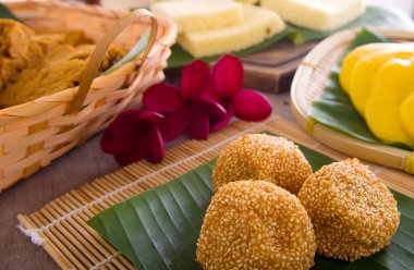 Tradisional Malezya kek ve çöller