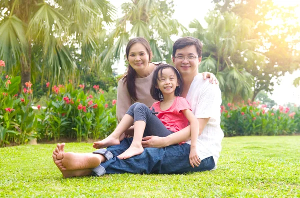 Família asiática feliz — Fotografia de Stock