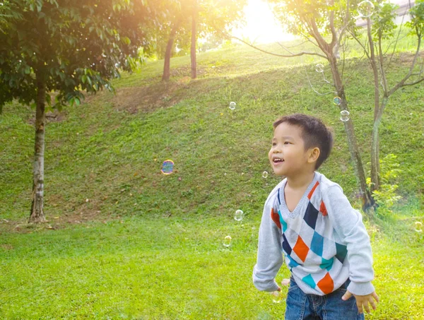 Feliz asiático chico — Foto de Stock
