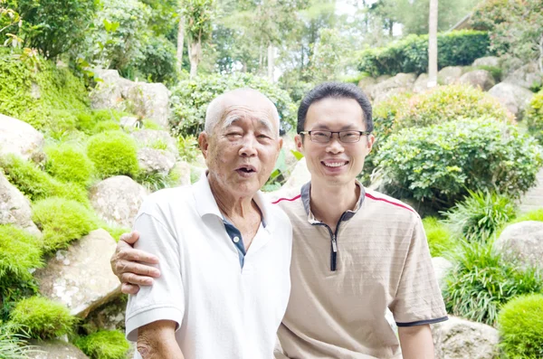 Asiatiska familj — Stockfoto