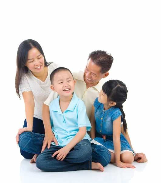 Asian family — Zdjęcie stockowe