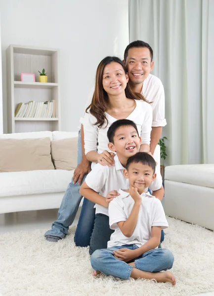 Asian family — Stock Photo, Image