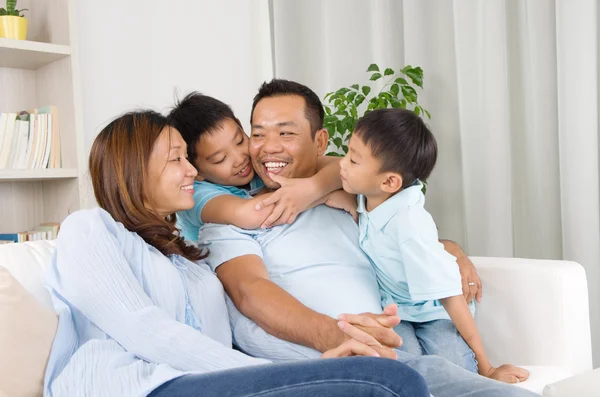 Asian family — Stock Photo, Image