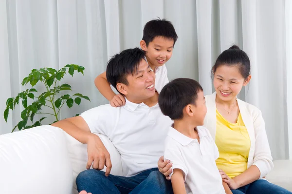 Asian family — Stock Photo, Image