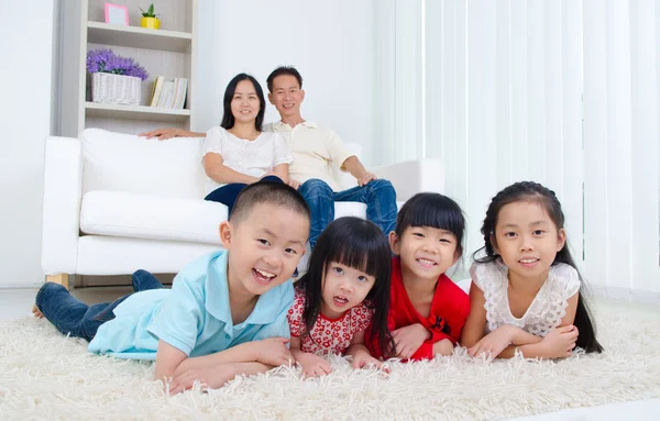 Asian family — Stock Photo, Image