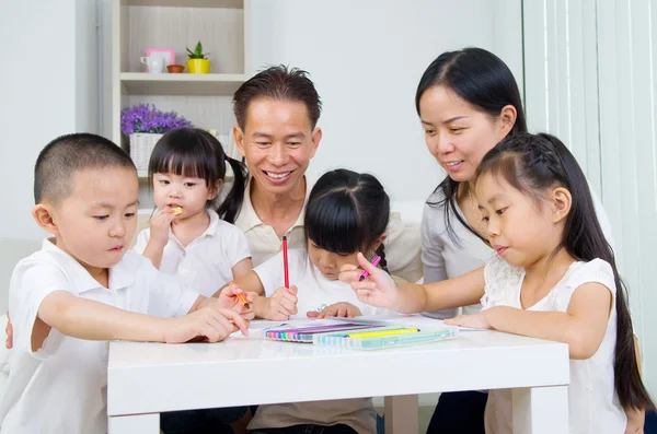 Asian family — Stock Photo, Image