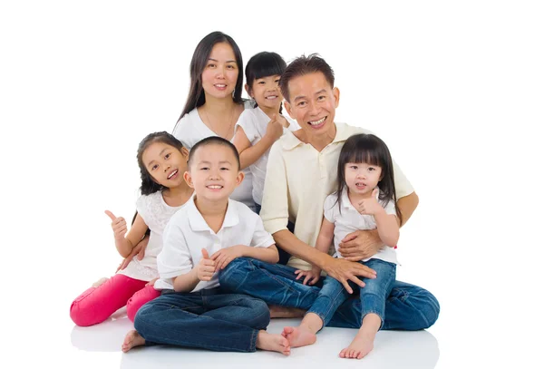 Asian family — Stock Photo, Image