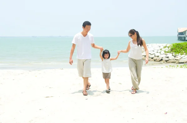 Asiatiska lycklig familj — Stockfoto