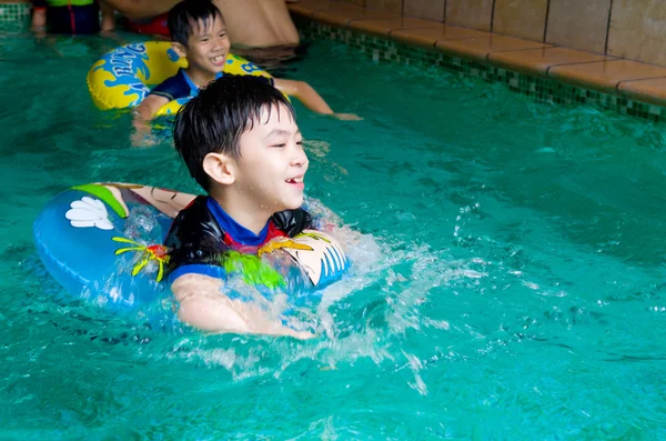 Mutlu Asyalı çocuklar — Stok fotoğraf