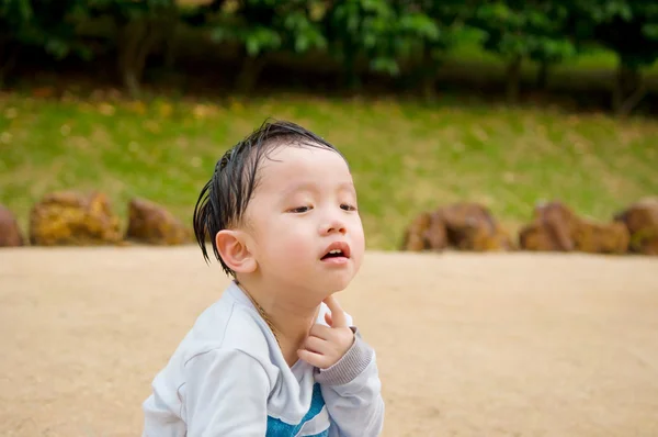 Прекрасный азиатский ребенок — стоковое фото