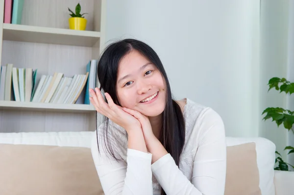 Happy Asian girl — Stock Photo, Image