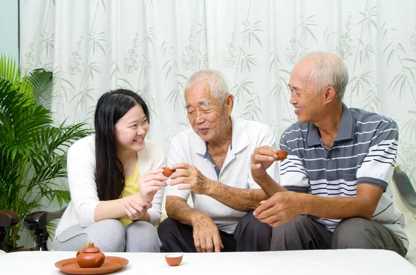 Família asiática feliz — Fotografia de Stock