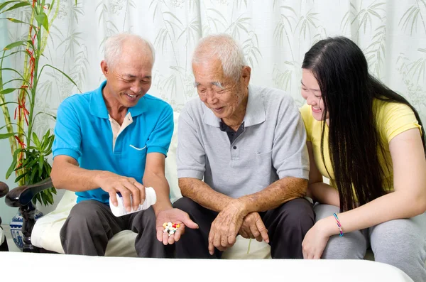 Família asiática feliz — Fotografia de Stock