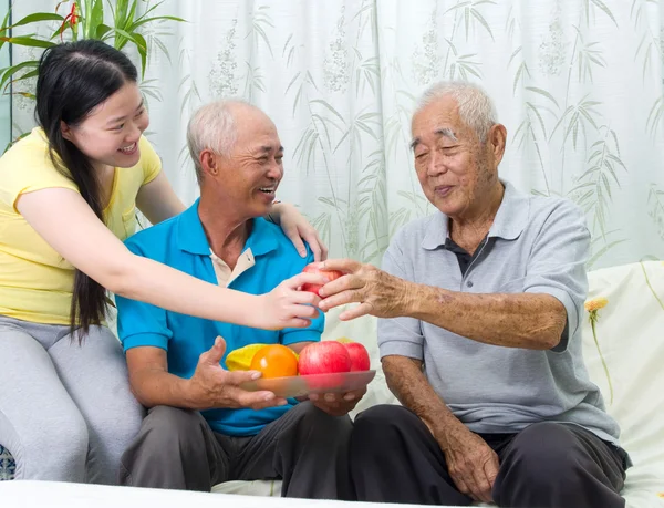 Familia de alimentación saludable . —  Fotos de Stock