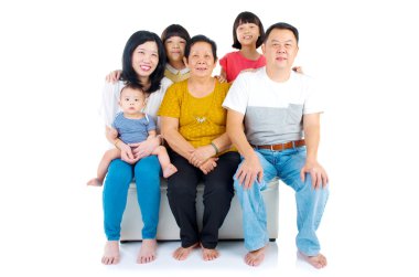 Mutlu Asyalı aile