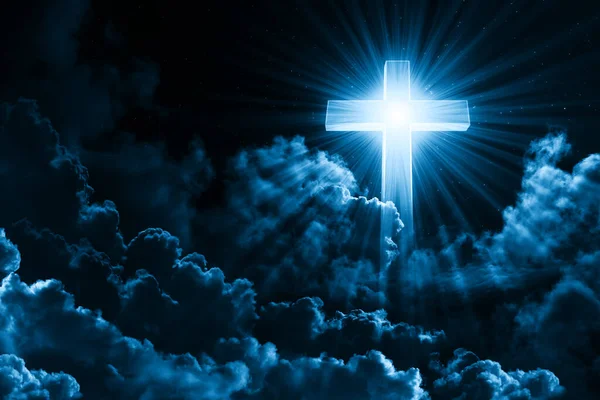 Concepto Religión Cristiana Brillando Cruz Sobre Dramático Cielo Nocturno Nublado —  Fotos de Stock
