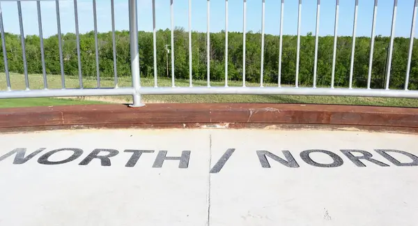 North Nord Letras Piso Concreto Deck Observação Com Grades Letras — Fotografia de Stock