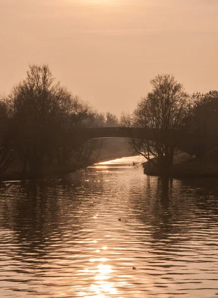 Kurz Vor Sonnenuntergang Brücke Über Die Mündung Der Wilga Die — Stockfoto