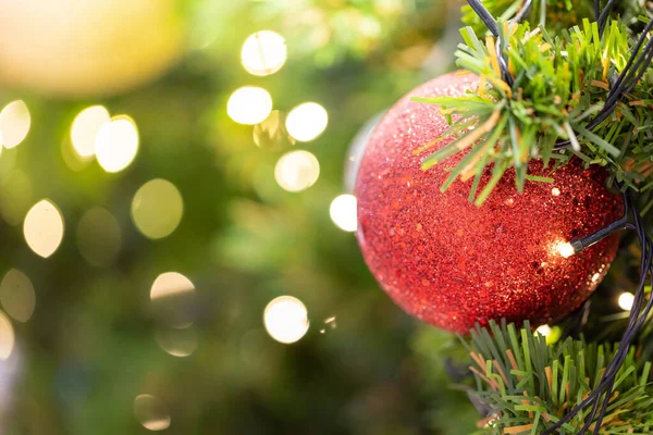 Dekore Edilmiş Bir Noel Ağacının Yakın Çekimi Noel Tatili Yeni — Stok fotoğraf