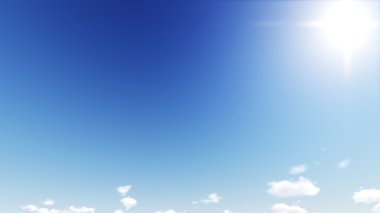 Gün boyunca güzel açık gökyüzü, bulutlar iyidir.