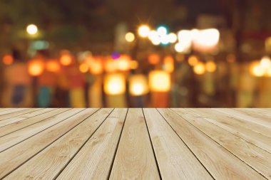 Perspektif ahşap ve bokeh arka plan ışık