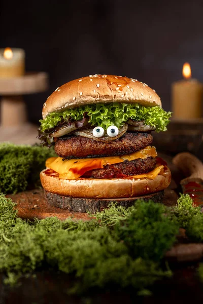 Hamburger Double Veggie Pea Patty Caramelized Onions Eyes — Stock Photo, Image