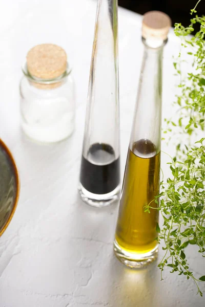 Italian Salad Dressing Ingredients Olive Oil Balsamic Vinegar Sea Salt — Stock Photo, Image