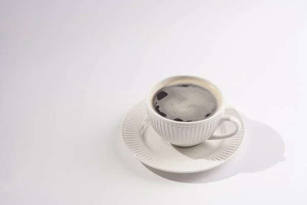 Fehér Porcelán Csésze Kávé Ital Cappuccino Egy Fehér Csészealj Lemez — Stock Fotó