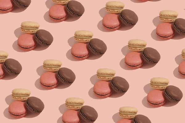 Hard Licht Patroon Van Een Romig Roze Chocolade Macaron Deeg — Stockfoto