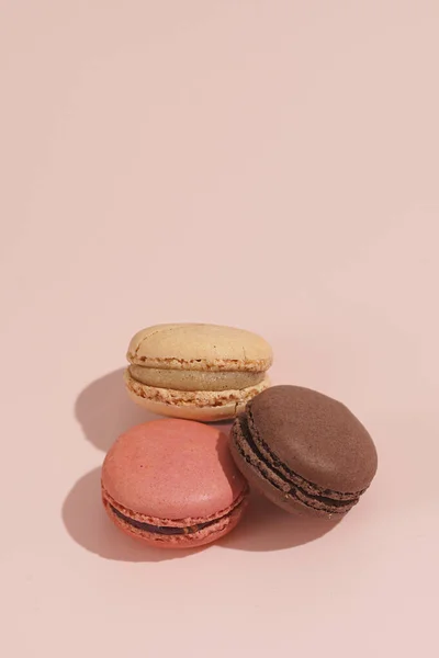 Three Creamy Pink Chocolate Macaron Pastry Stacked Top Each Other — Stock Photo, Image