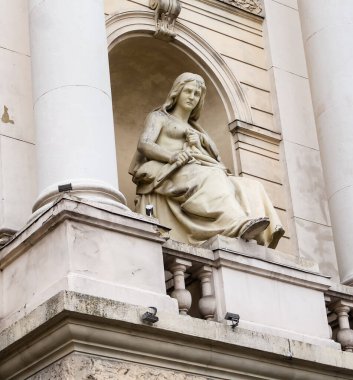 Lviv 'deki opera binasının ön cephesinin bir parçası.