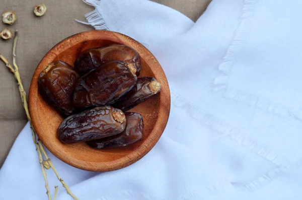 대추야자 피닉스 다크틸 리페아 이슬람 교인들을 라마단 단식을 음식이었습니다 선택적 — 스톡 사진