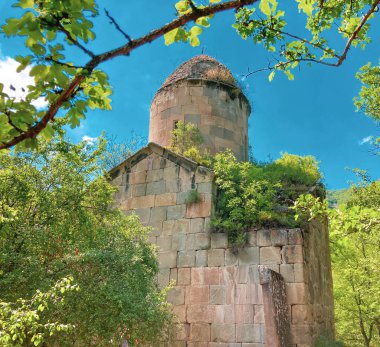Arakelots Manastırı, Ermenistan 'ın Tavush iline bağlı Kirants köyünün yaklaşık 3 kilometre güneybatısında bulunan 13. yüzyıldan kalma bir manastır..