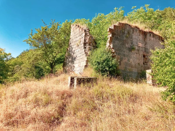 Anapat Poustevna Hrobkou Mkhitara Sparapeta Starý Khndzoresk Arménie — Stock fotografie