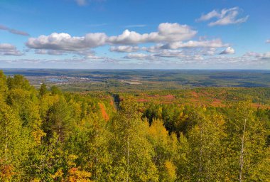 Mavi Dağ 'dan küçük bir Rus köyüne güzel bir manzara