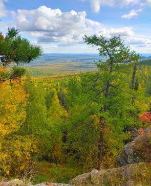 Mavi Dağ 'dan küçük bir Rus köyüne güzel bir manzara