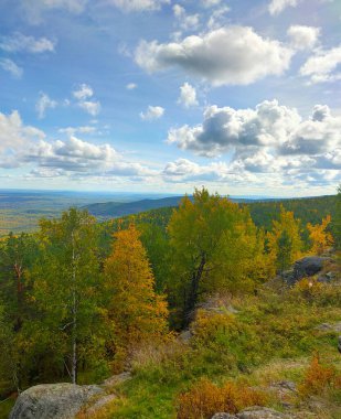 Mavi Dağ 'dan küçük bir Rus köyüne güzel bir manzara