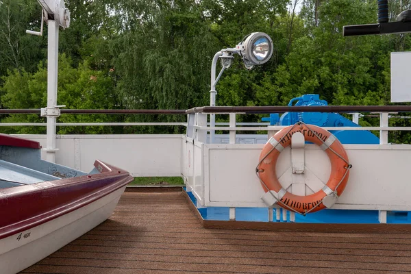 Okręt okręg wakacje nawigacja eck transport, ludzie sportu. żaglówka statek biznes turyści krajobraz morski rejs liniowiec życia łodzi dolnej pokładu dron — Zdjęcie stockowe