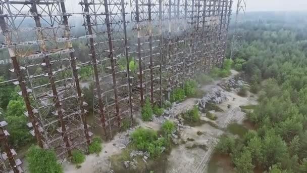 Łuk jest tajnym obiektem ZSRR, wystrzelonym z góry w środkowym planie. Czarnobyl miasto 2 — Wideo stockowe