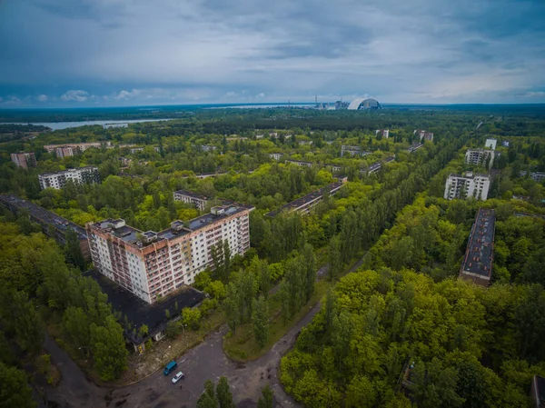 Pripyat, Ukraine - August 19, 2017: View to the central square of abandoned town Pripyat. — Stock Photo, Image