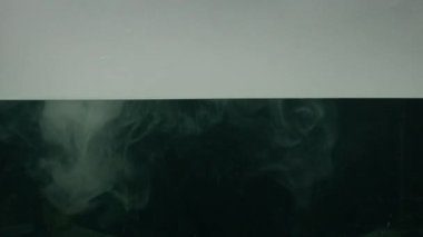 Elma suya dalıyor, ağır çekim, prores 422, bmpc4k