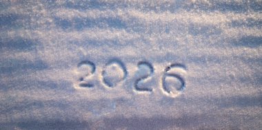 Taze kar ile yazılmış 2026 yıllık rakamlar mevsimsel arka plan dokusu