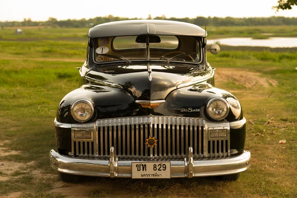 Nakhon Ratchasima, Thaiföld - június 13: Vintage autó Desoto van egy — Stock Fotó