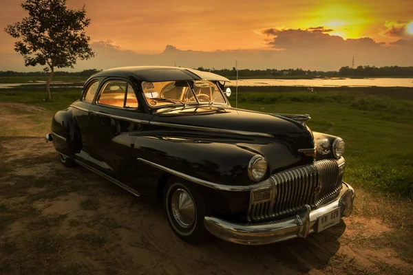 Nakhon Ratchasima, THAILAND - 13 GIUGNO: Auto d'epoca Desoto è un — Foto Stock