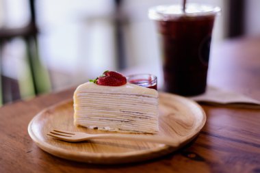 Krep Çilekli pasta dükkanı.