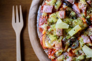 Pizza hawaiian ince hamur pizza.